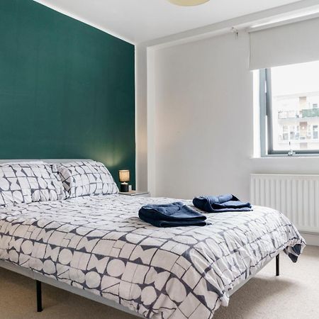 Stylish City Centre 2 Bedroom Apartment With Belfast Cityscape View Extérieur photo
