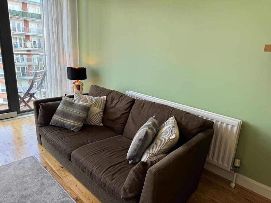 Stylish City Centre 2 Bedroom Apartment With Belfast Cityscape View Extérieur photo
