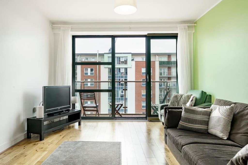 Stylish City Centre 2 Bedroom Apartment With Belfast Cityscape View Extérieur photo