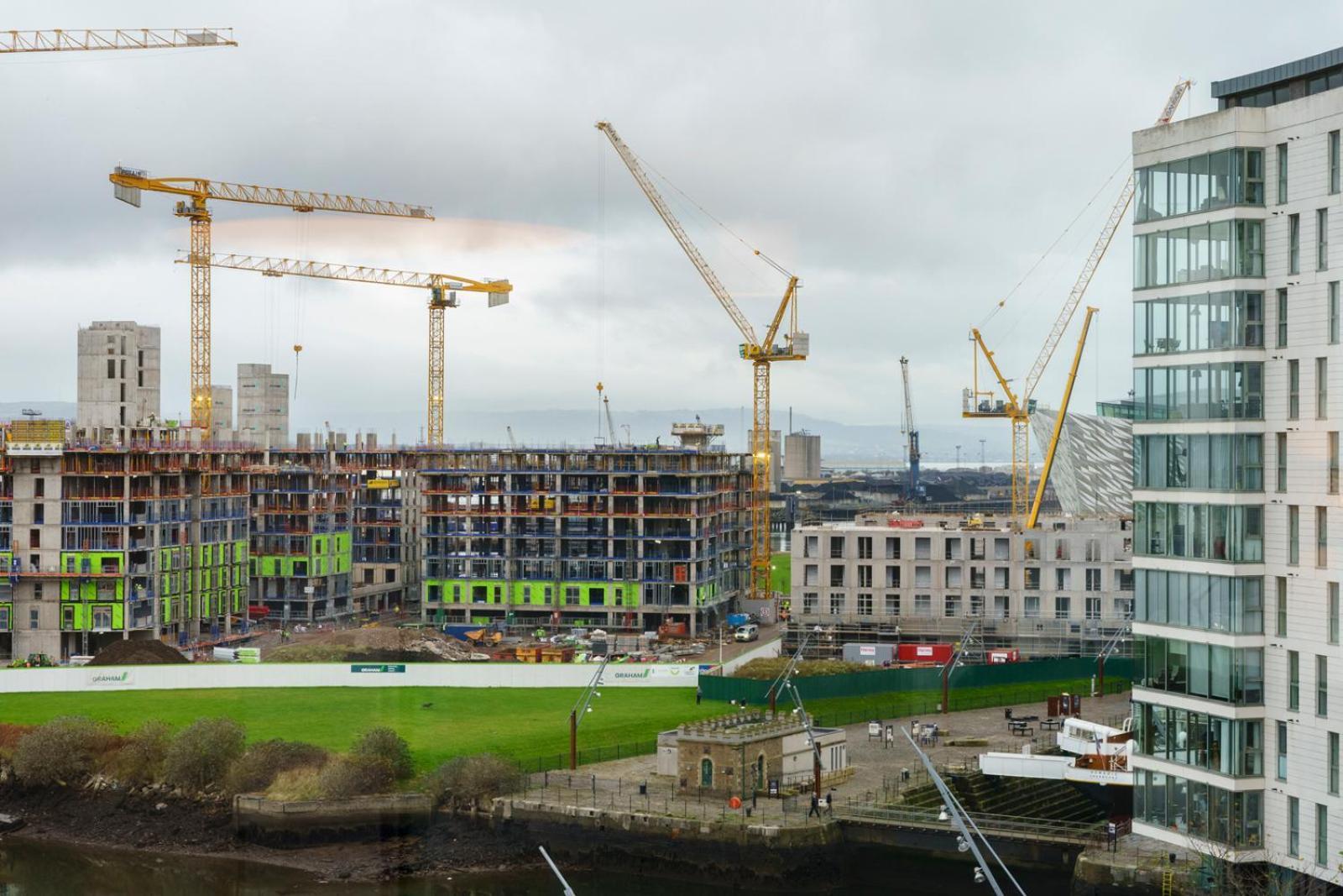 Stylish City Centre 2 Bedroom Apartment With Belfast Cityscape View Extérieur photo