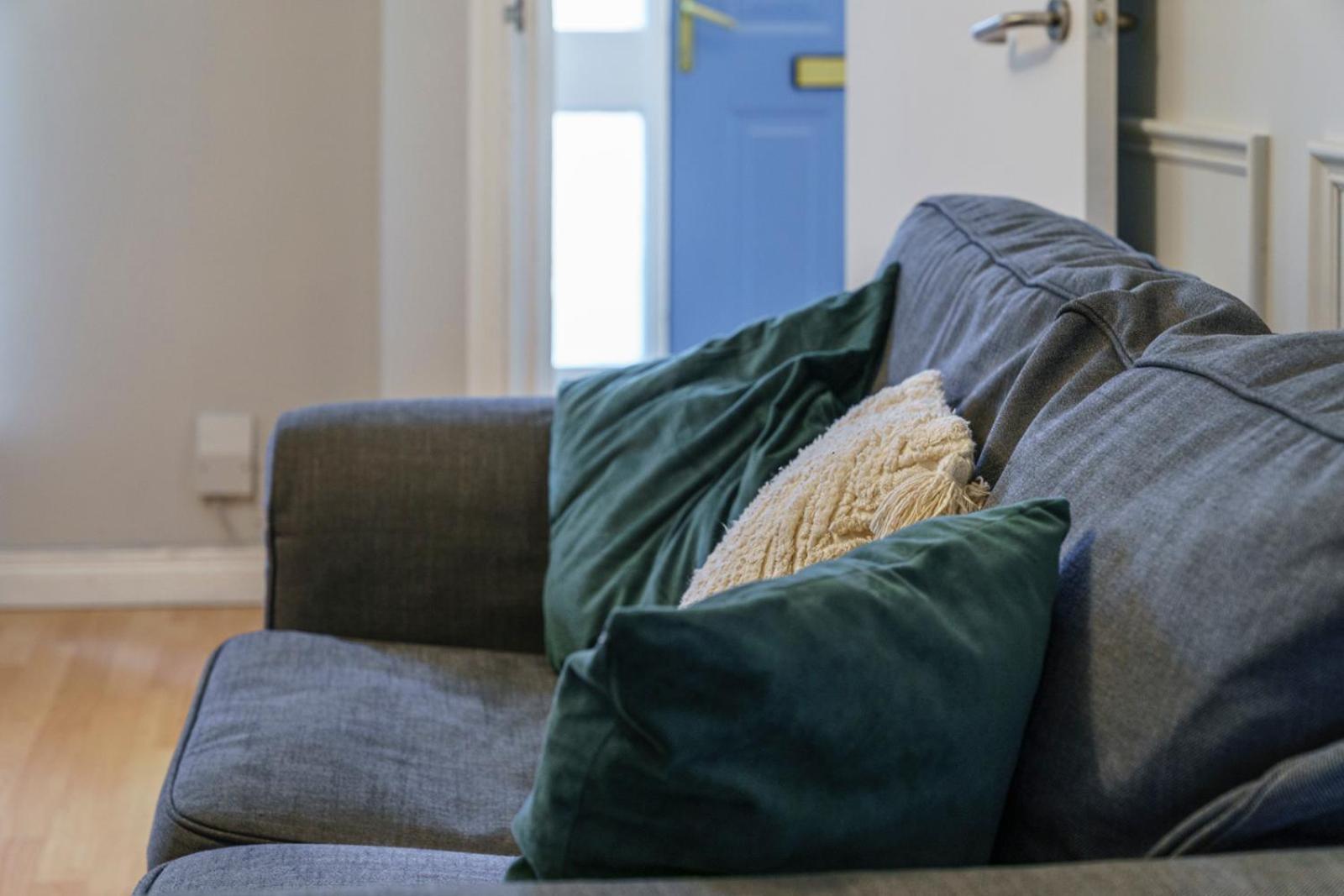Stylish City Centre 2 Bedroom Apartment With Belfast Cityscape View Extérieur photo
