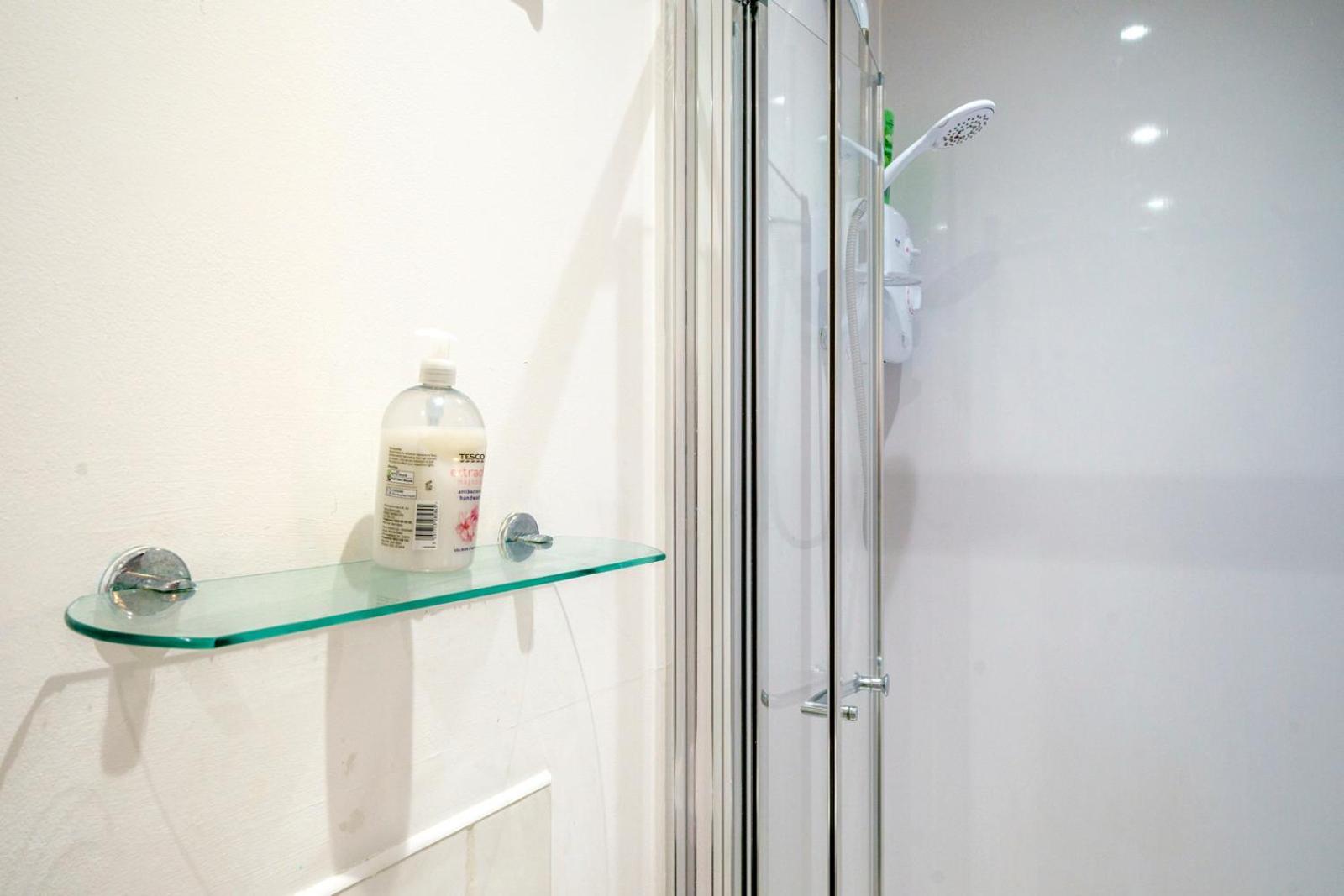 Stylish City Centre 2 Bedroom Apartment With Belfast Cityscape View Extérieur photo
