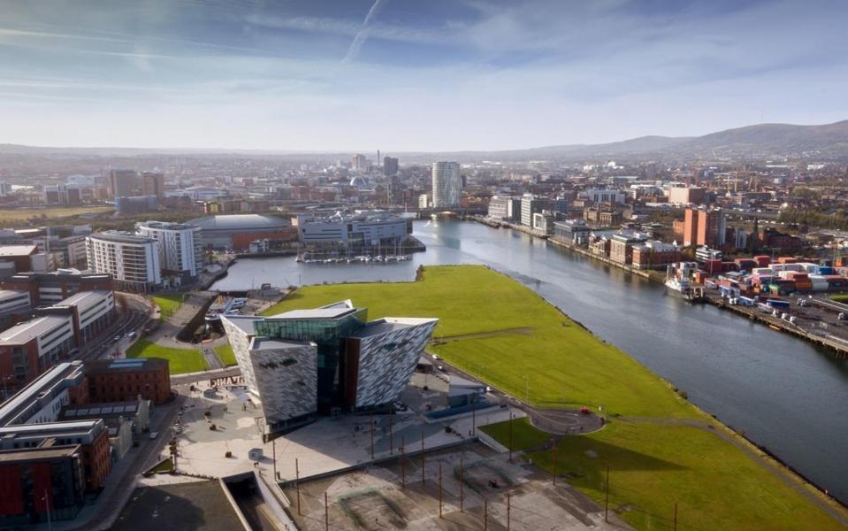 Stylish City Centre 2 Bedroom Apartment With Belfast Cityscape View Extérieur photo